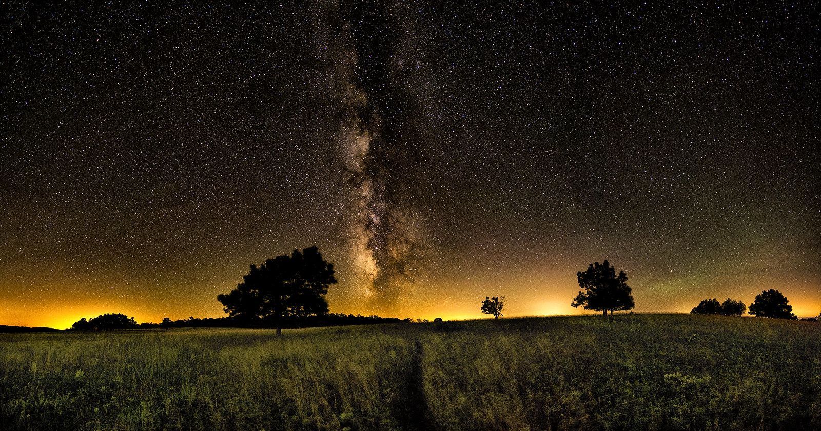 1600x841 Milky Way Above Shenandoah National