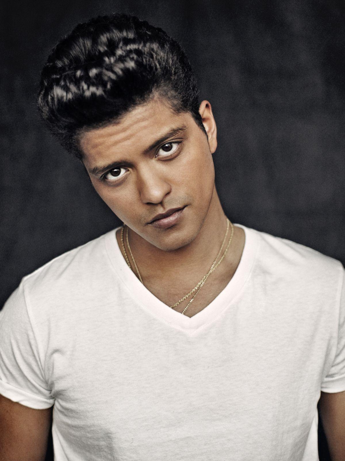 Bruno Mars Iphone Wallpapers Top Free Bruno Mars Iphone Backgrounds Wallpaperaccess