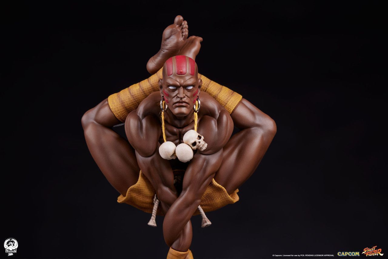 1280x854 Akuma and Dhalsim Statue Set