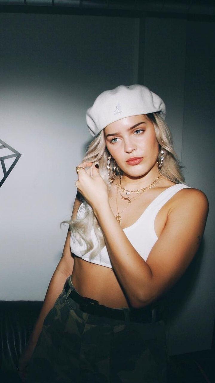720x1280 Anne Marie uploaded by Ártemisa