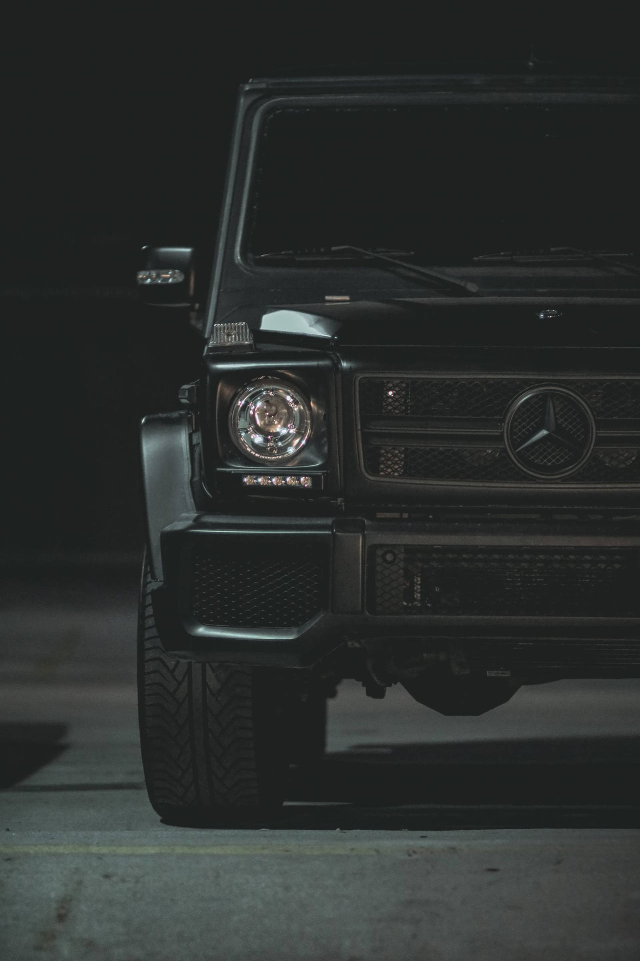 1280x1920 Download free Black Mercedes Luxury Car Jeep Wallpaper