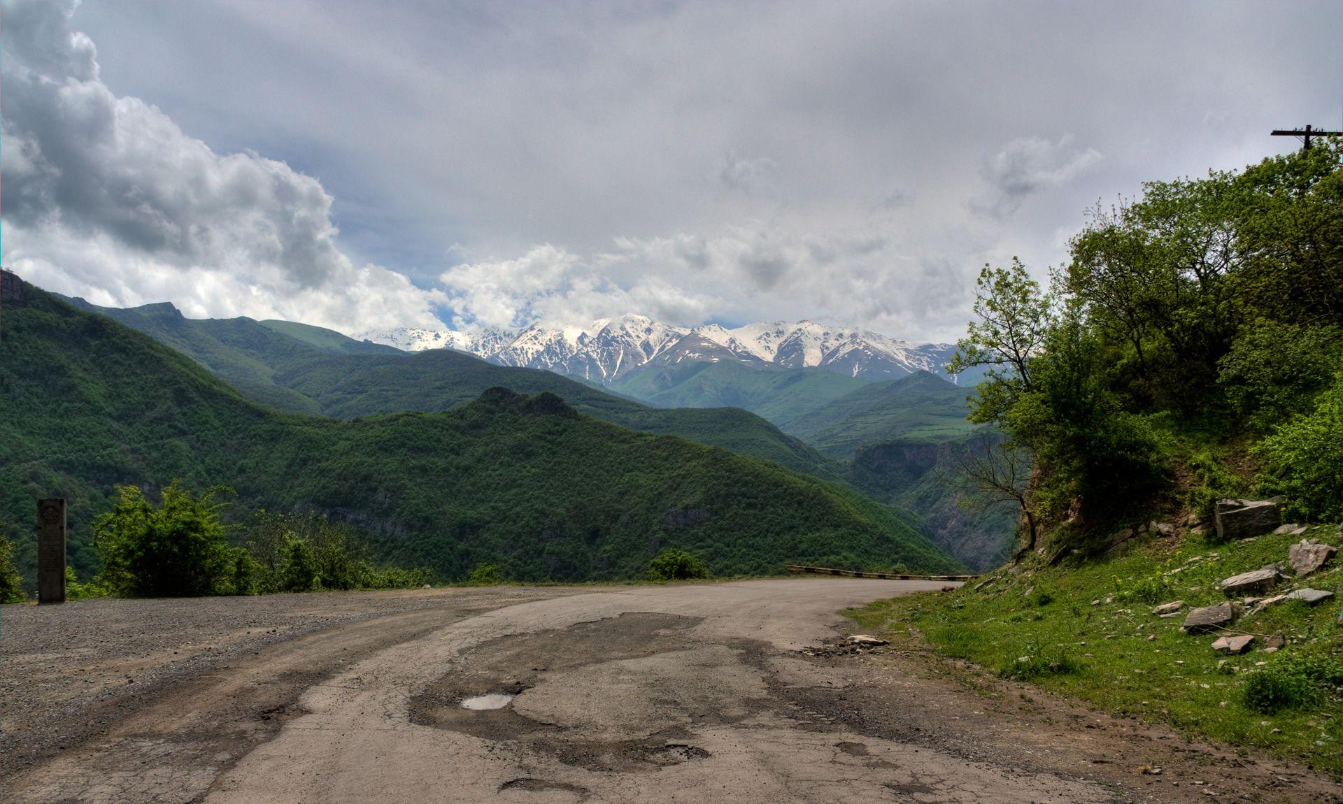 1920x1150 road and mountains in armenia. HD Windows Wallpaper