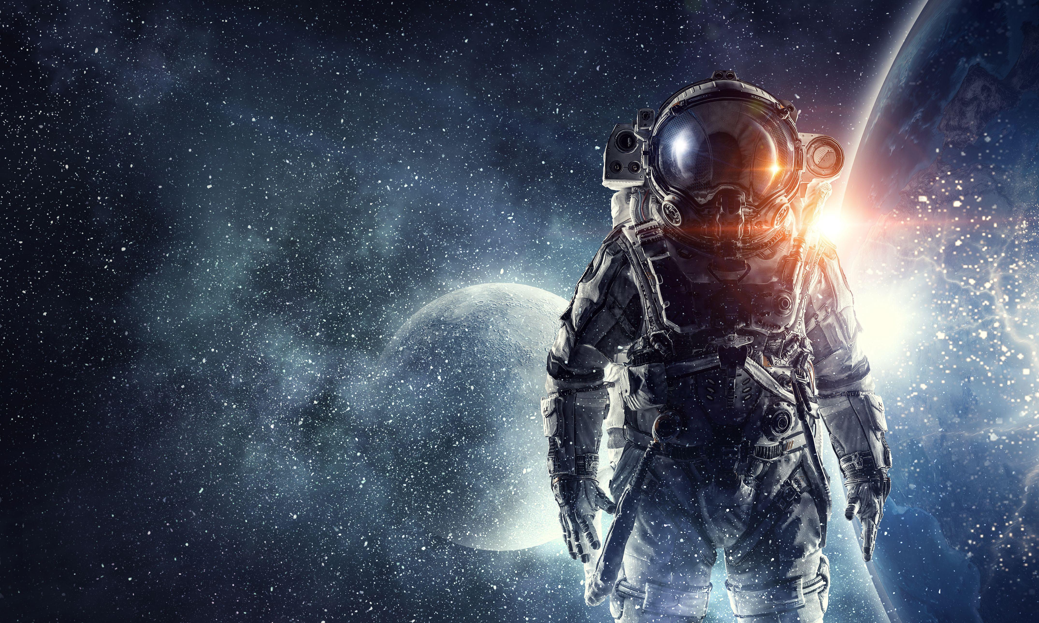 Astronaut Wallpapers: Ảnh nền phi hành gia độc đáo sẽ mang lại cho bạn cảm giác mê hoặc và kinh ngạc trước không gian bao la và lãng mạn. Hãy tải ngay hình nền Astronaut để trải nghiệm một không gian sống động như thật.