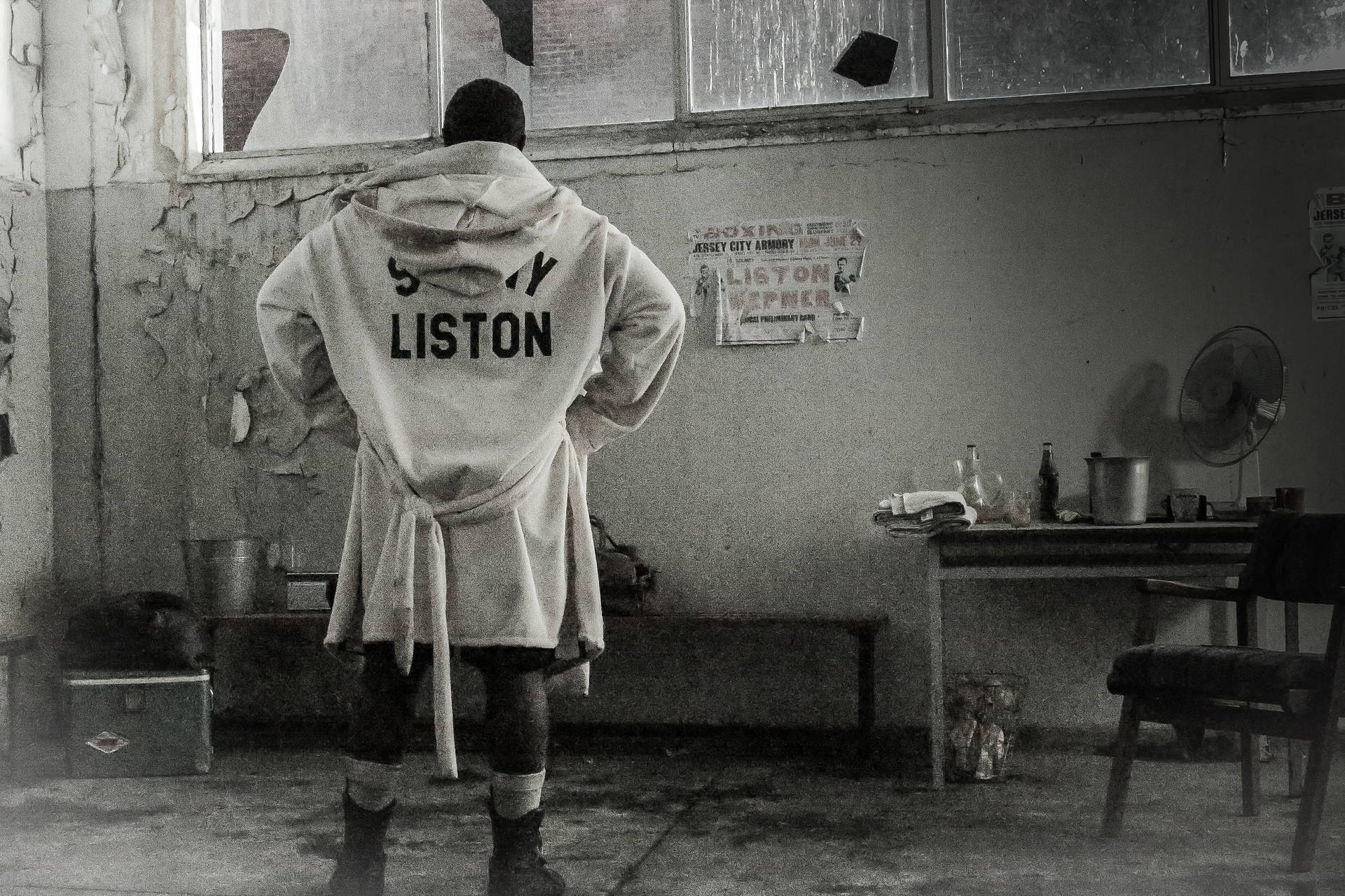 1920x1280 Sonny Liston Robe Back View Wallpaper
