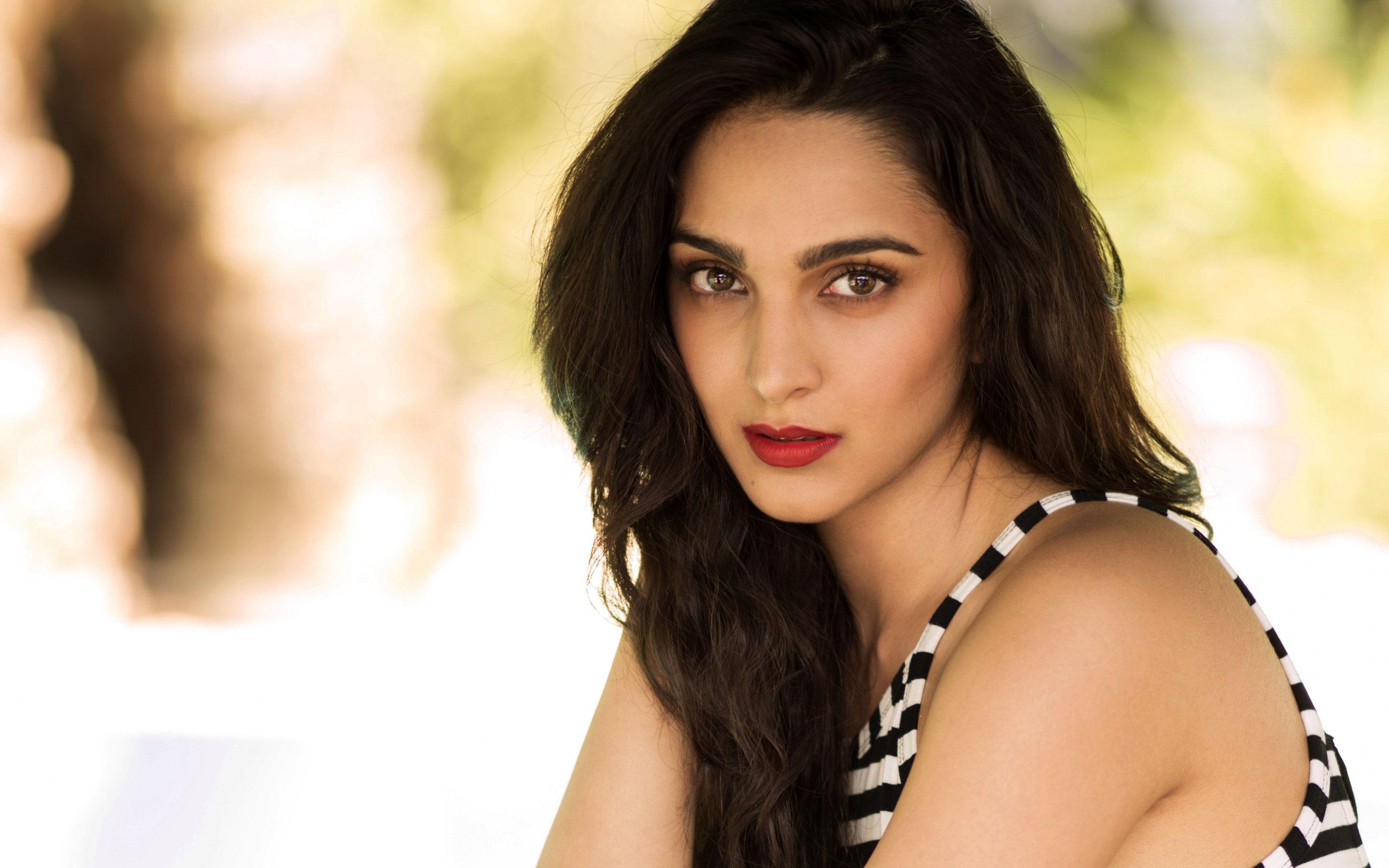 Kiara Advani Wallpapers Top Free Kiara Advani Backgrounds Wallpaperaccess 2197