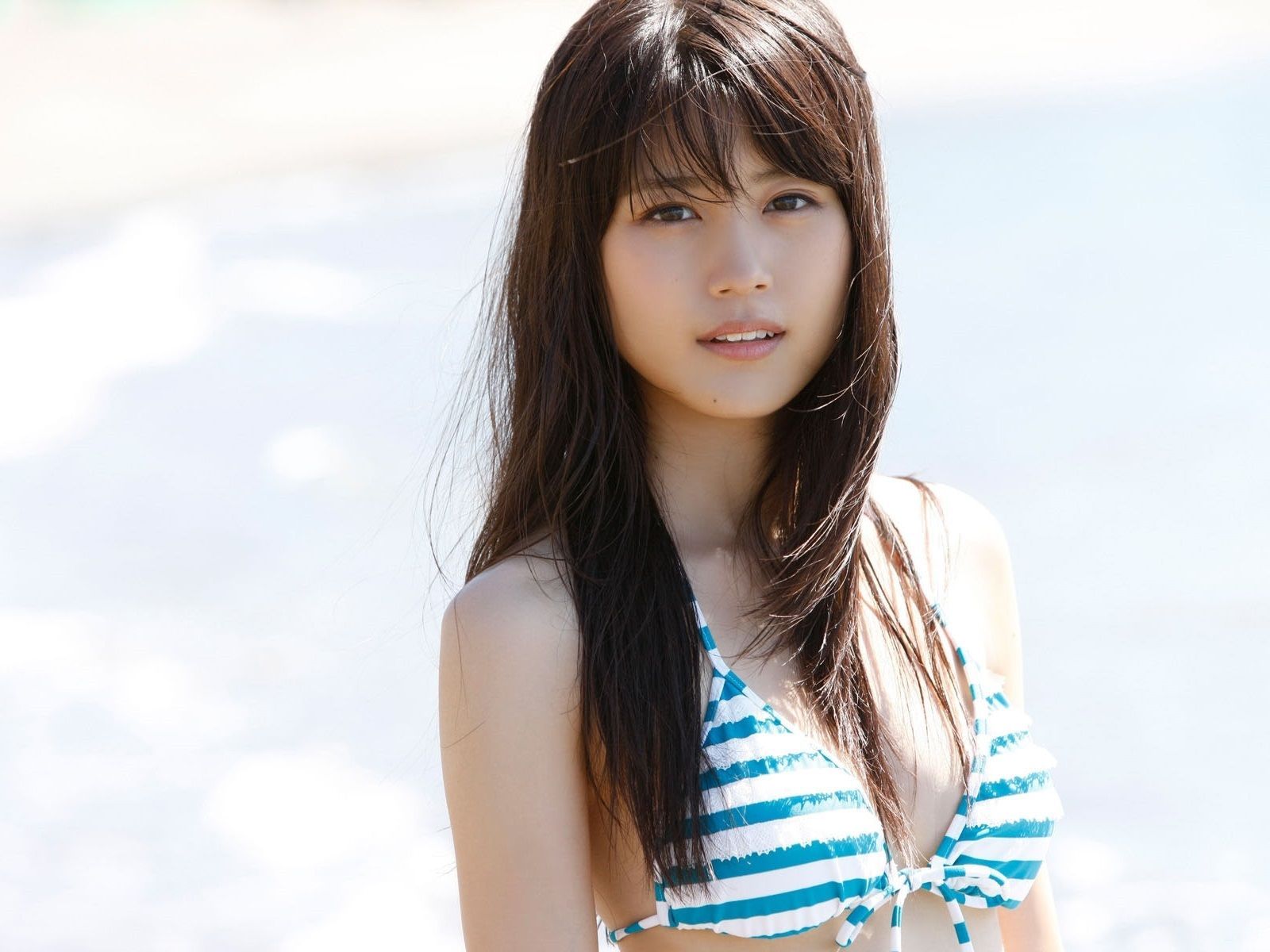 1600x1200 Kasumi Arimura Wallpaper