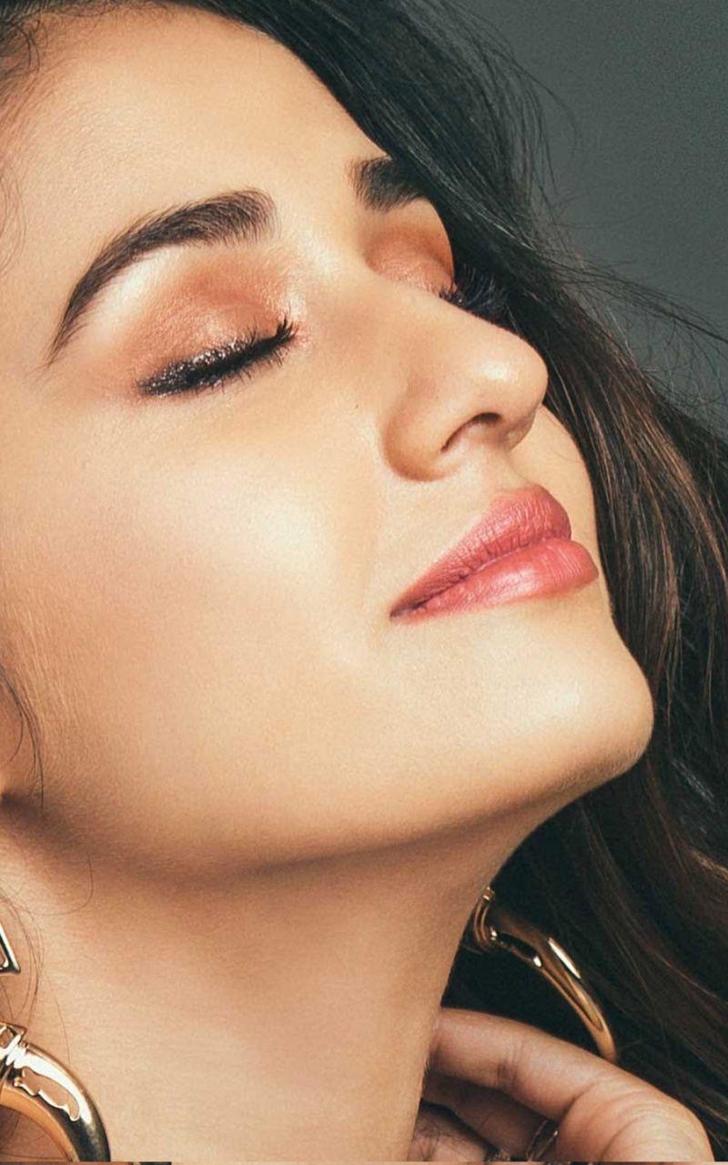800x1280 Download 800x1280 wallpaper disha patani, juicy lips, maxim