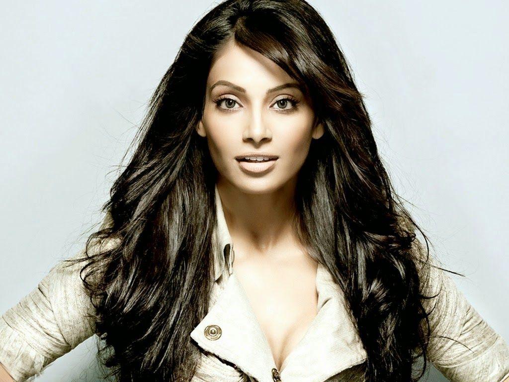1024x768 Bollywood Salman Khan Indian Sari Sneha Star HD Wallpaper