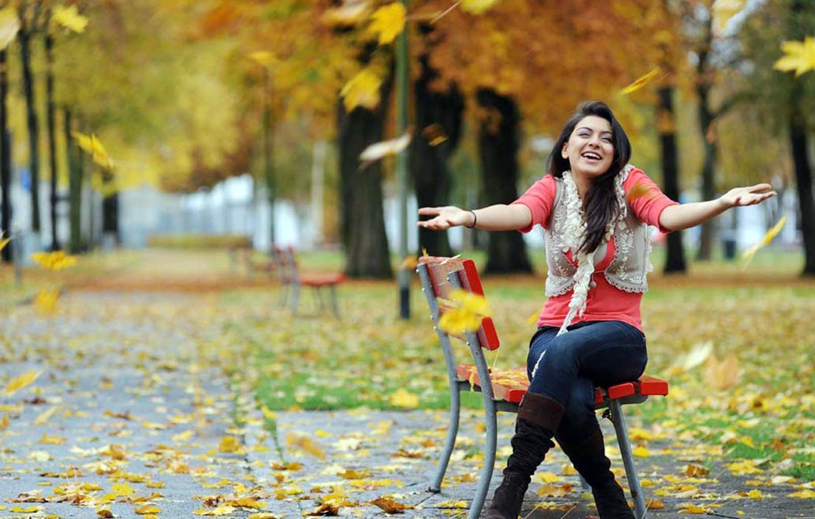 1600x1020 Hindi Actress Wallpaper