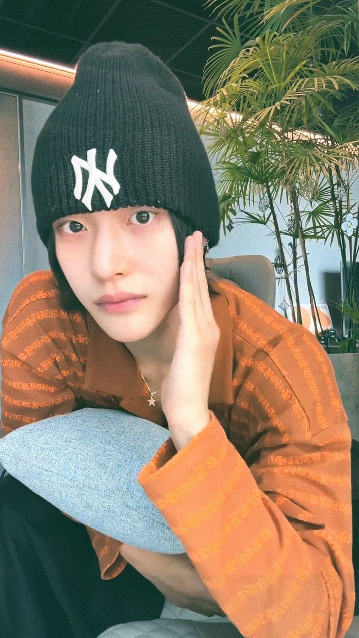 736x1308 Wonbin Wallpaper