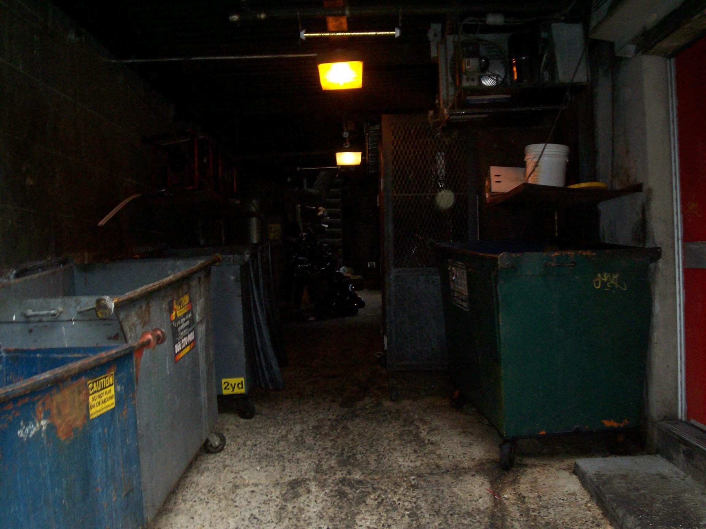2304x1728 Free of dark alley, dirty alley, inner city