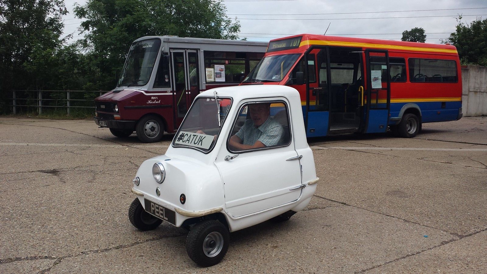 1600x900 Peel P50 drives around the yard