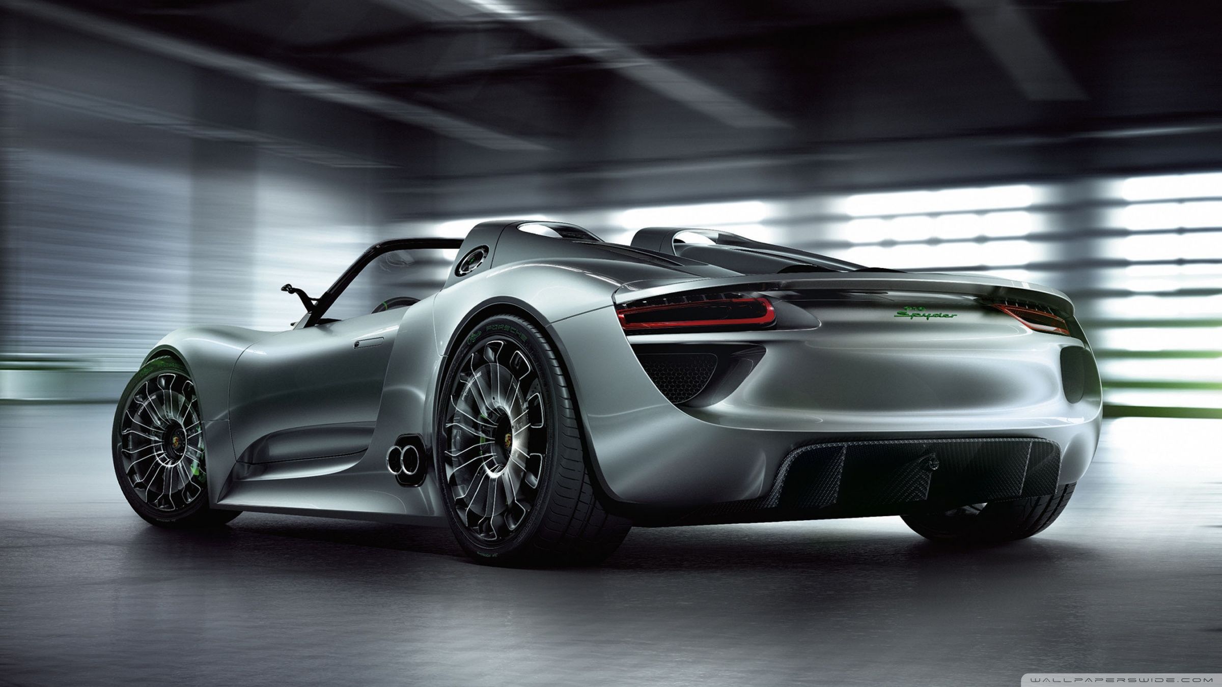 2400x1350 Catia Wallpaper