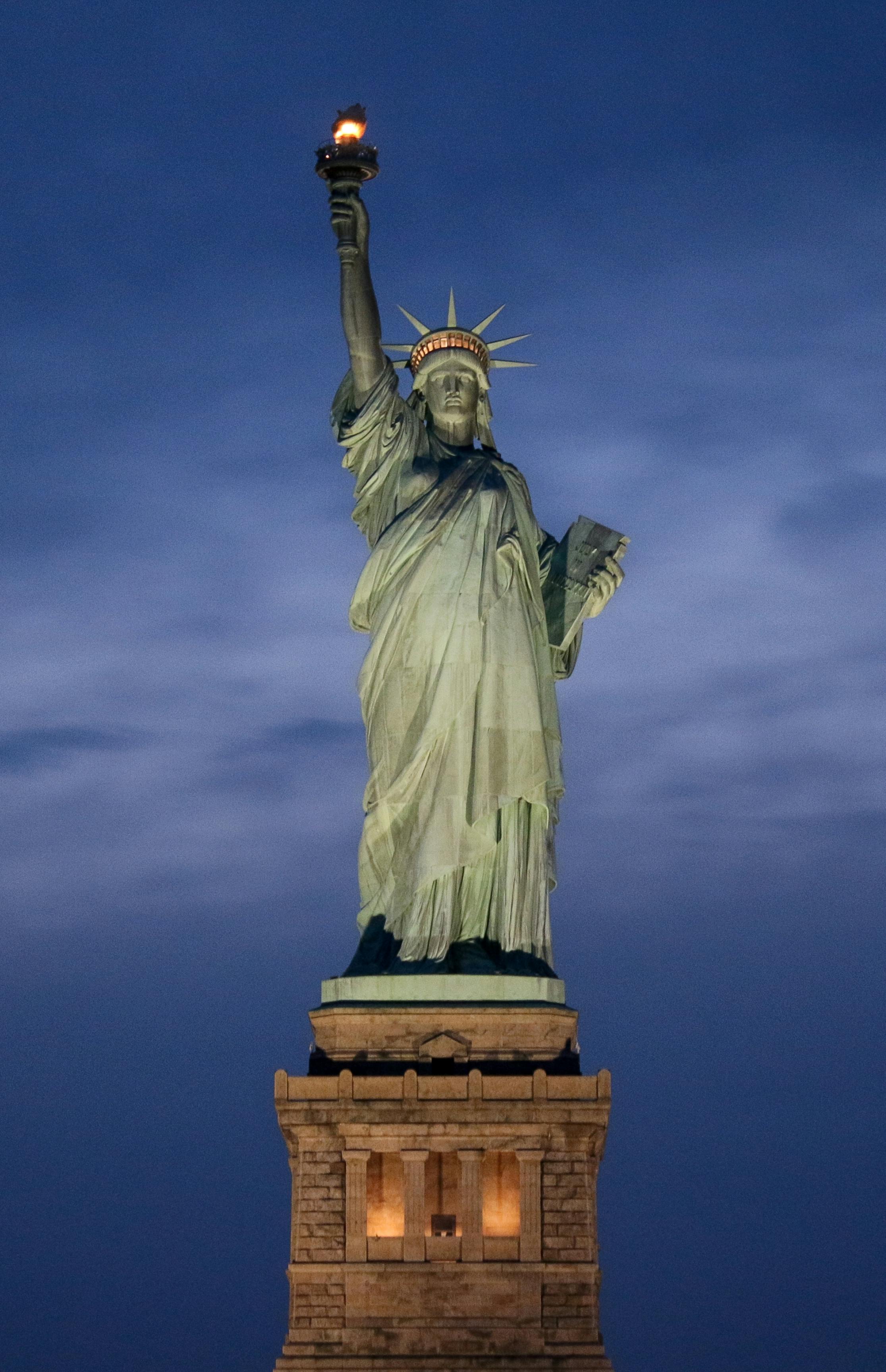 2231x3456 Statue of Liberty · Free