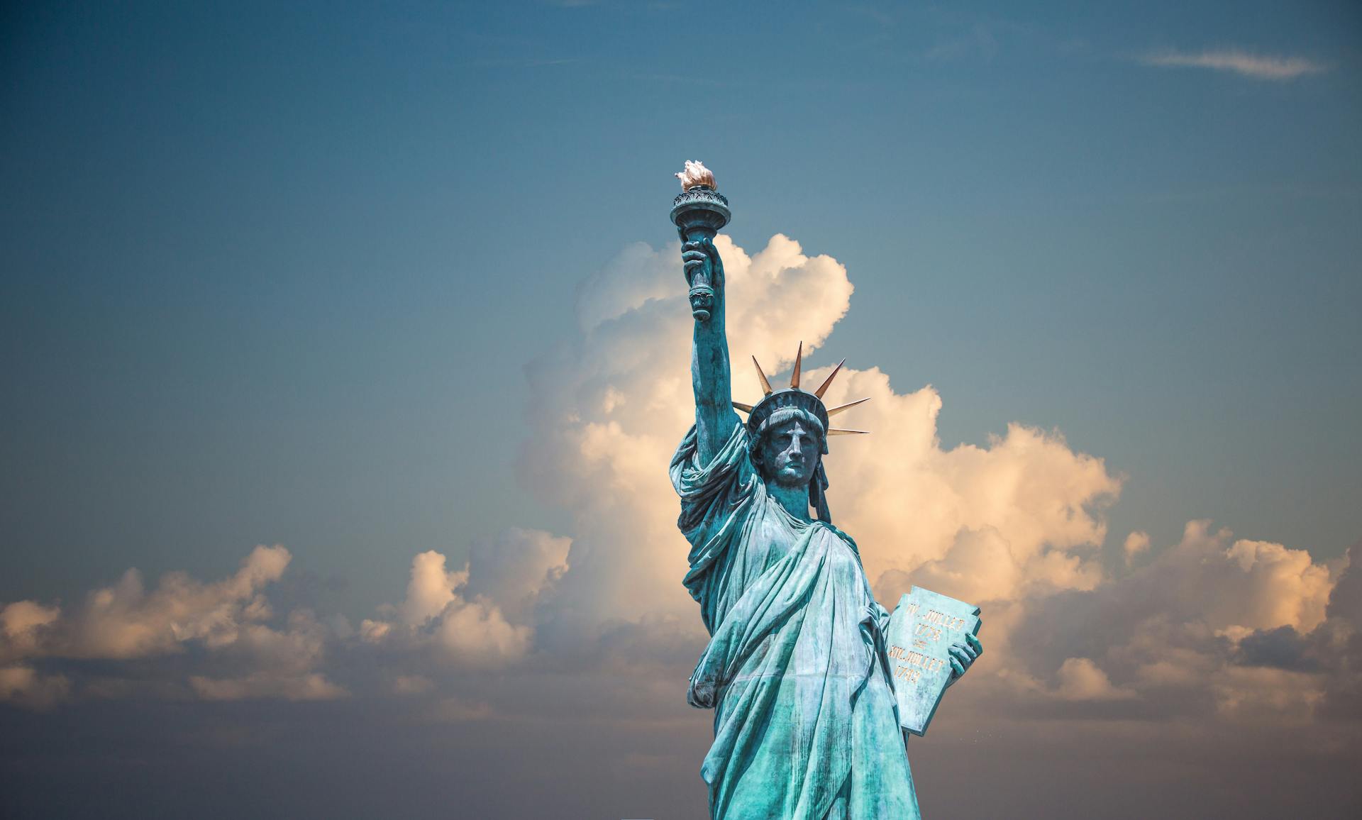 1920x1156 Visiting the Statue of Liberty: A quick
