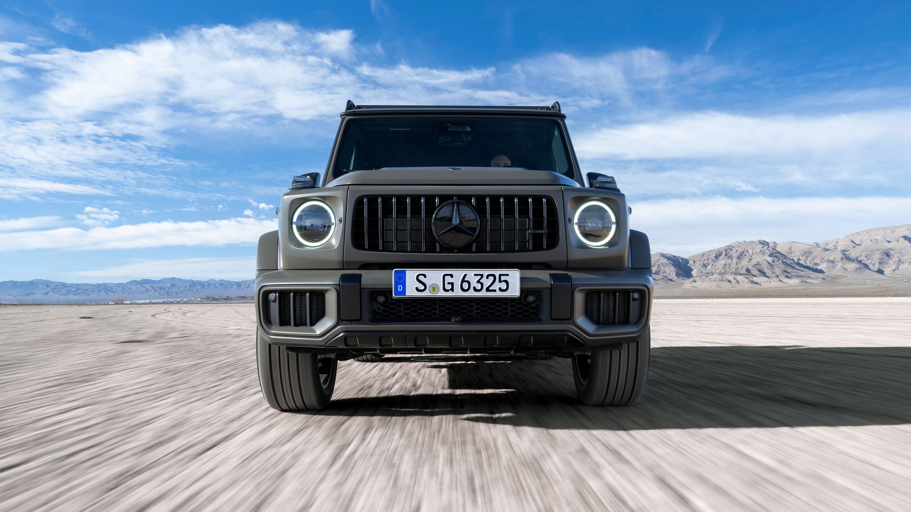3840x2160 Mercedes AMG G63 HD Wallpaper. Luxury SUV Powerhouse