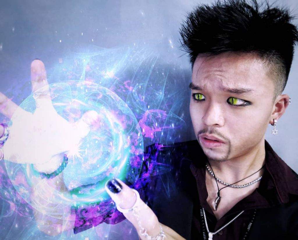 1024x825 Magnus Bane Cosplay