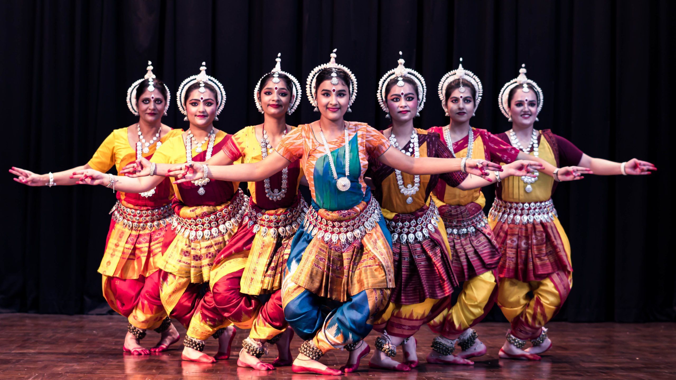 2560x1440 virtual dance festival 'Arunodaya