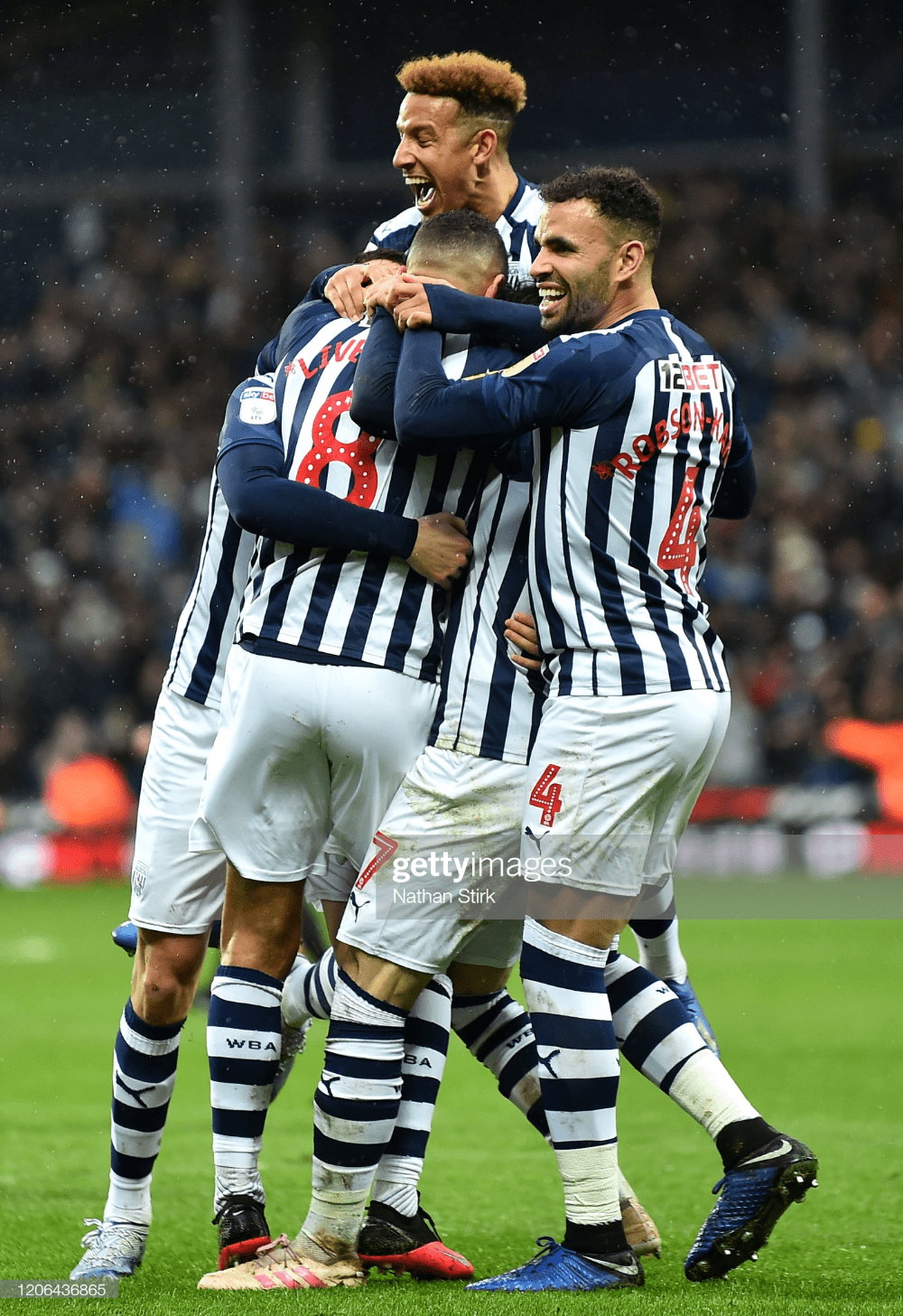 1000x1457 West Bromwich Albion players celebrate
