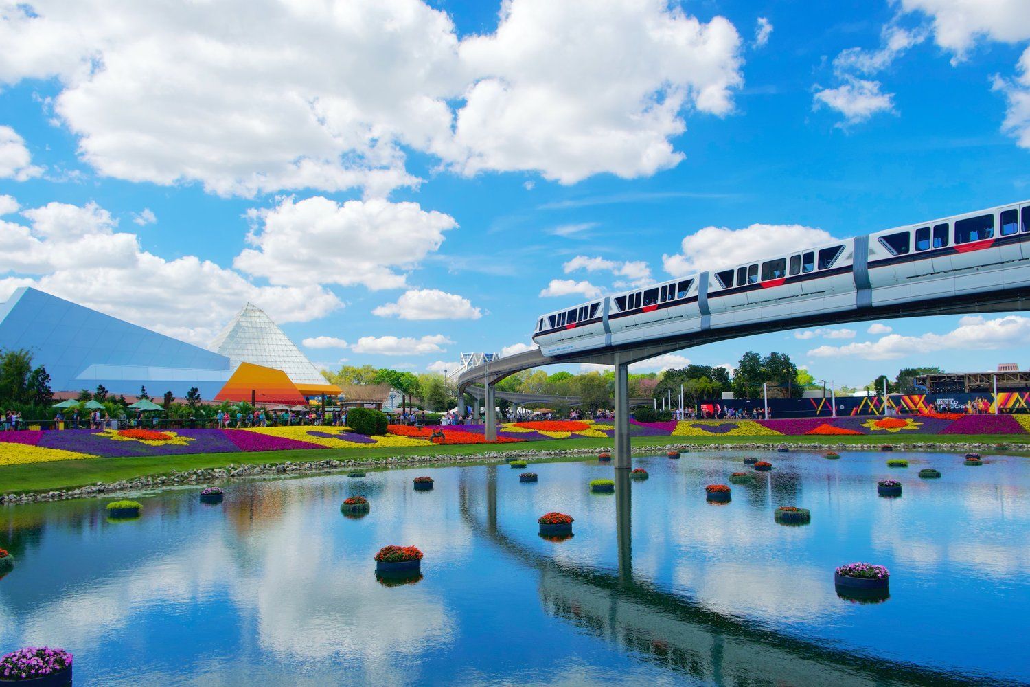 1500x1000 Walt Disney World Resorts with Monorail