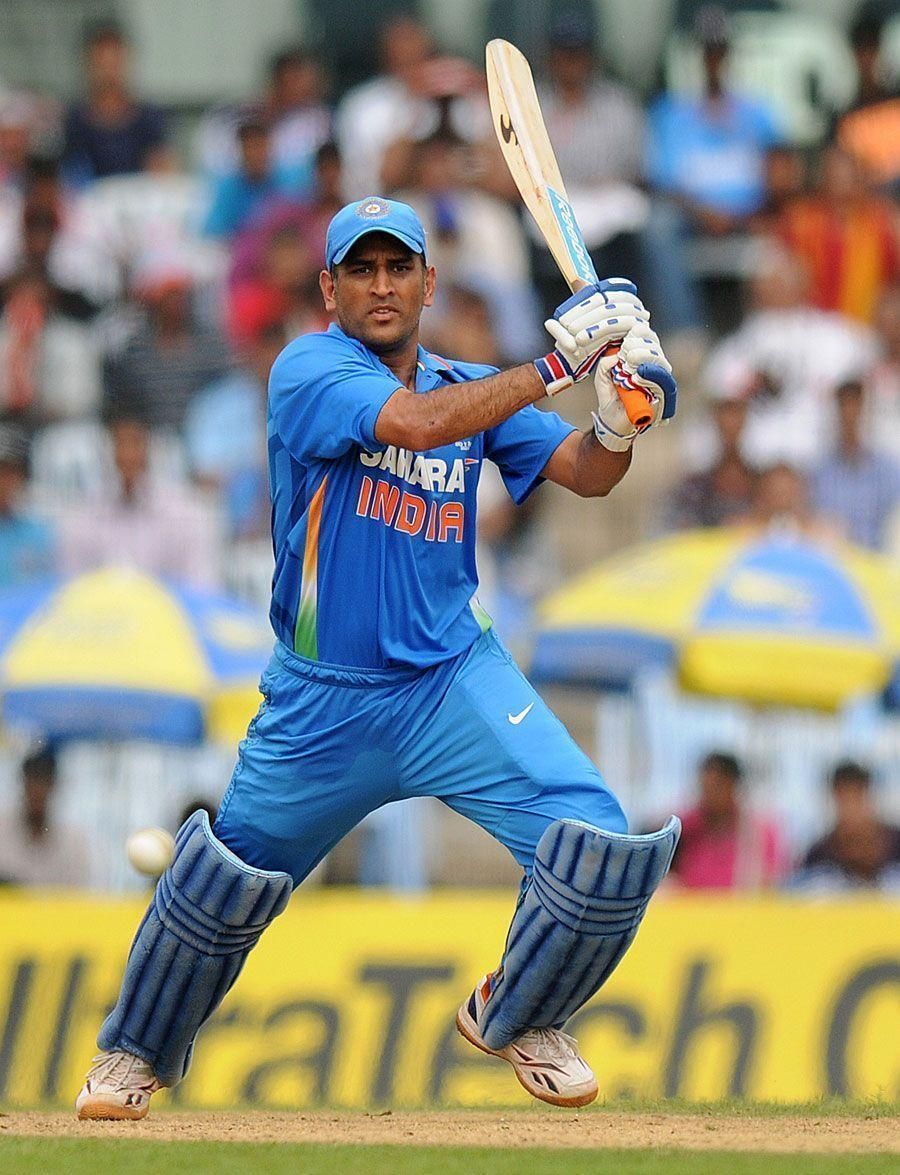 900x1175 Photos of Mahendra Singh Dhoni in Long Hair