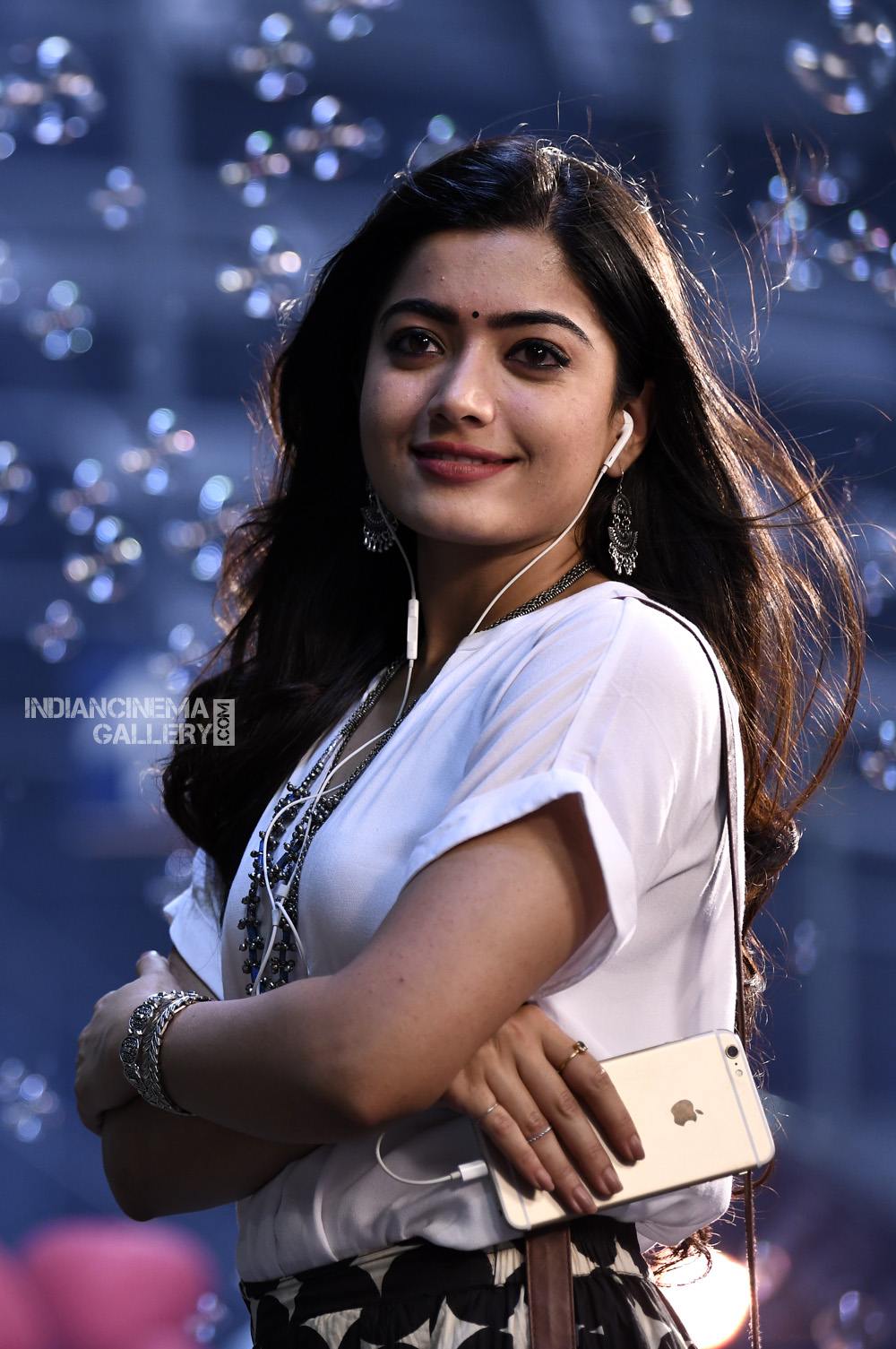 Rashmika Mandanna Wallpapers - Top Free Rashmika Mandanna Backgrounds ...