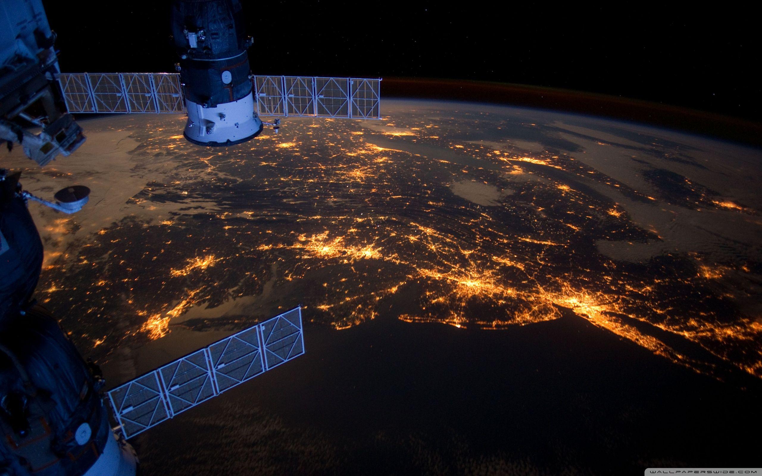 2560x1600 Atlantic Coast At Night, International Space Station