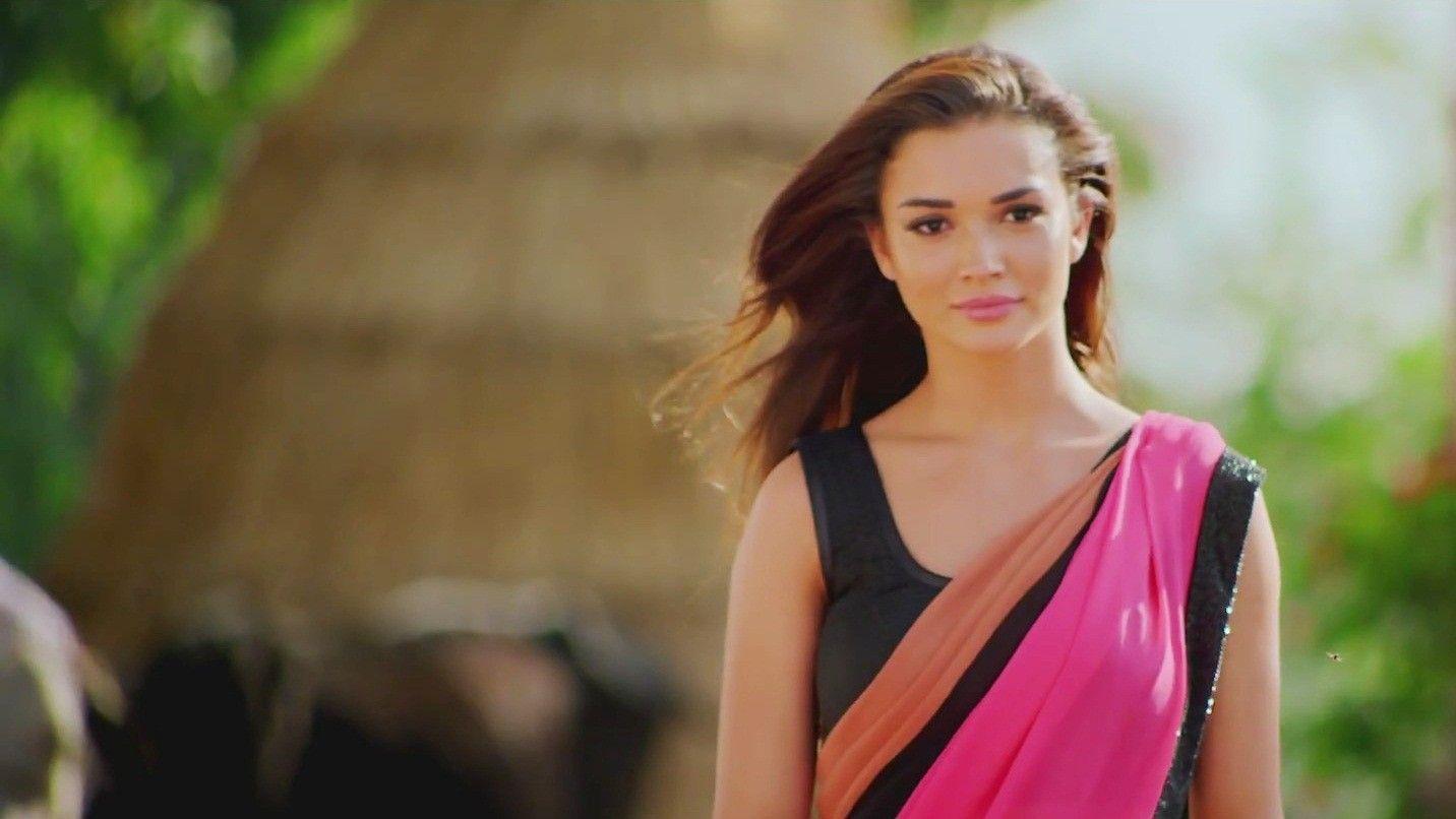 1432x806 Amy Jackson Wallpaper CZWA 0.09 Mb