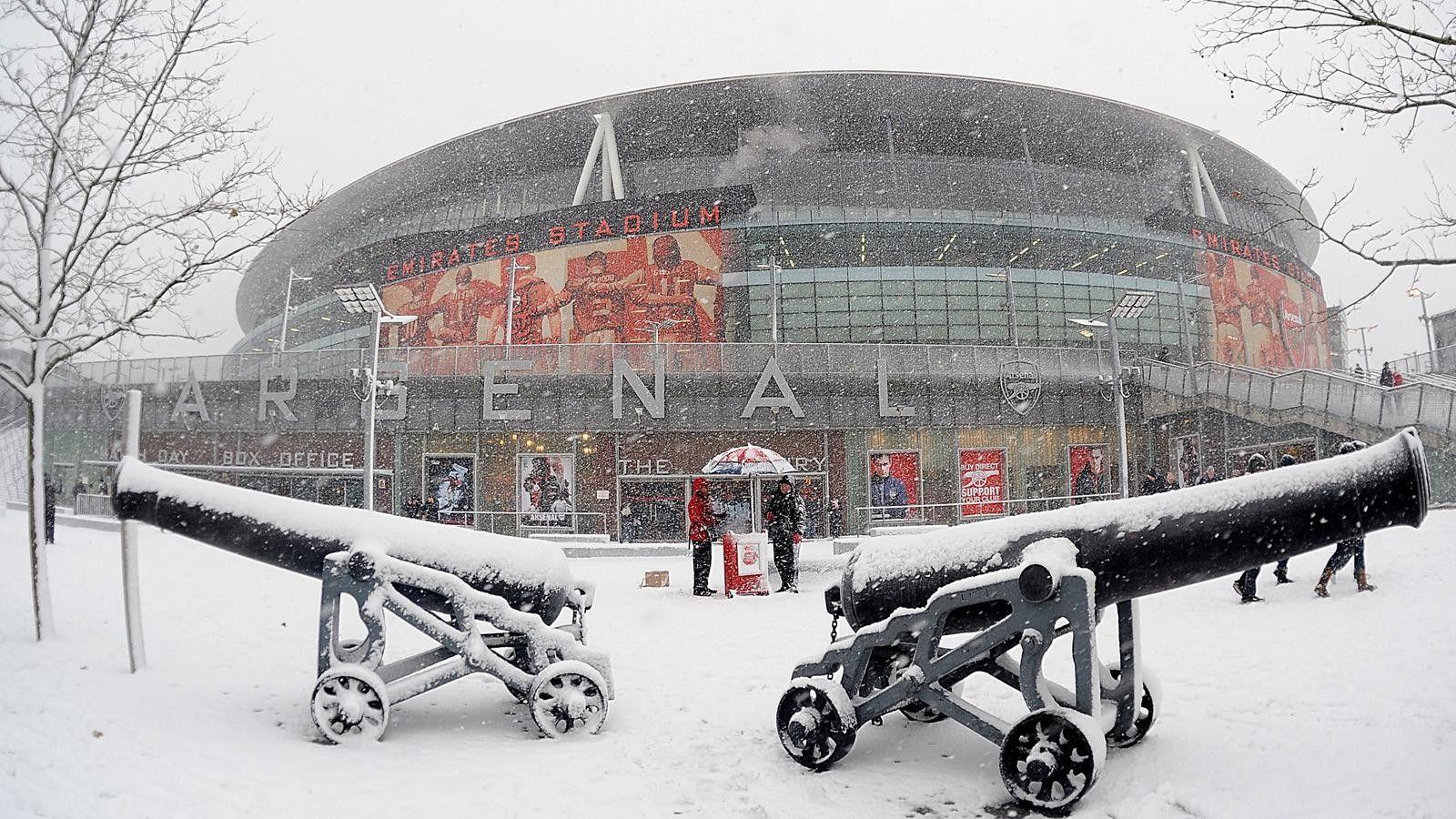 1600x900 Emirates Stadium Snow Outside Background Download Background