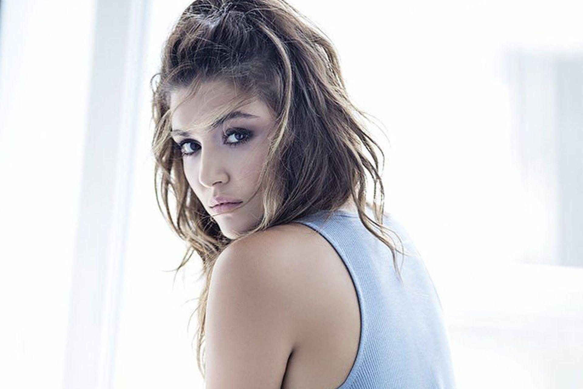 1920x1280 Hande Ercel HQ Desktop Wallpaper 11888
