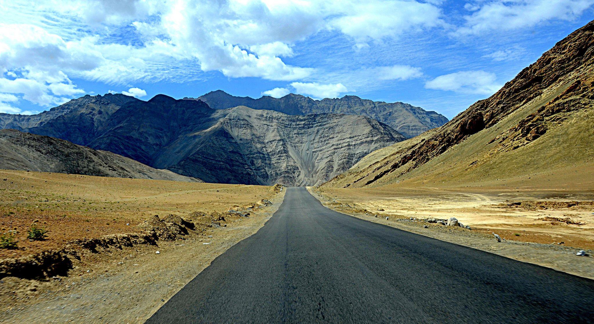 2048x1117 Best On the road in leh ladakh landscape Wallpaper (8 + Image)