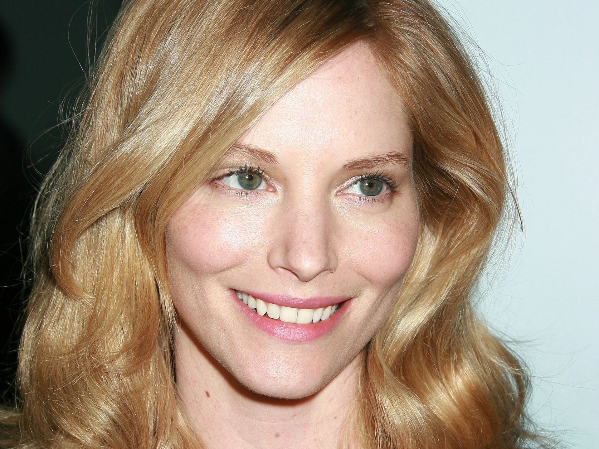 1920x1440 Download Woman Sienna Guillory HD Wallpaper