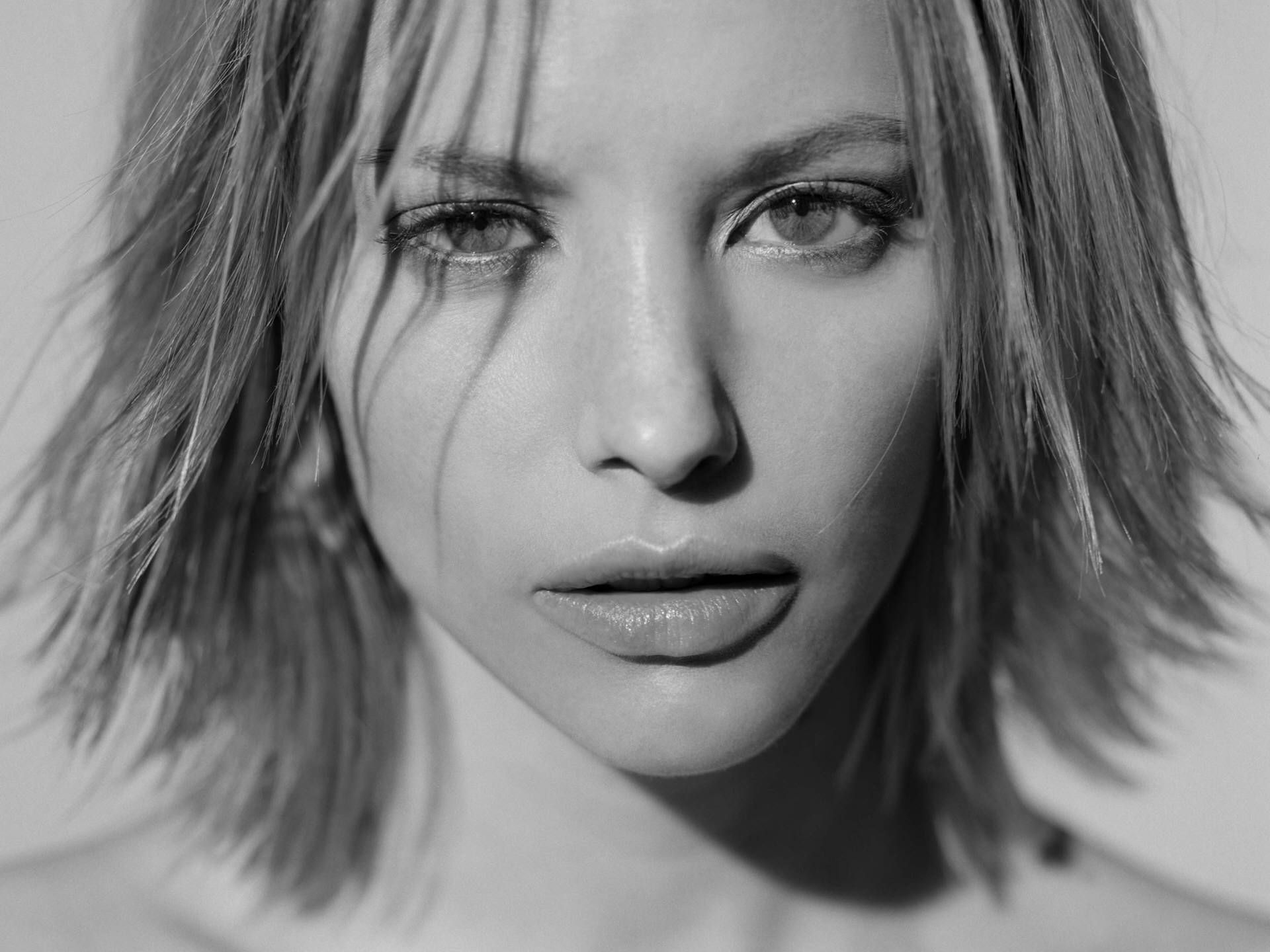 1920x1440 Actress Woman Sienna Guillory HD Wallpaper