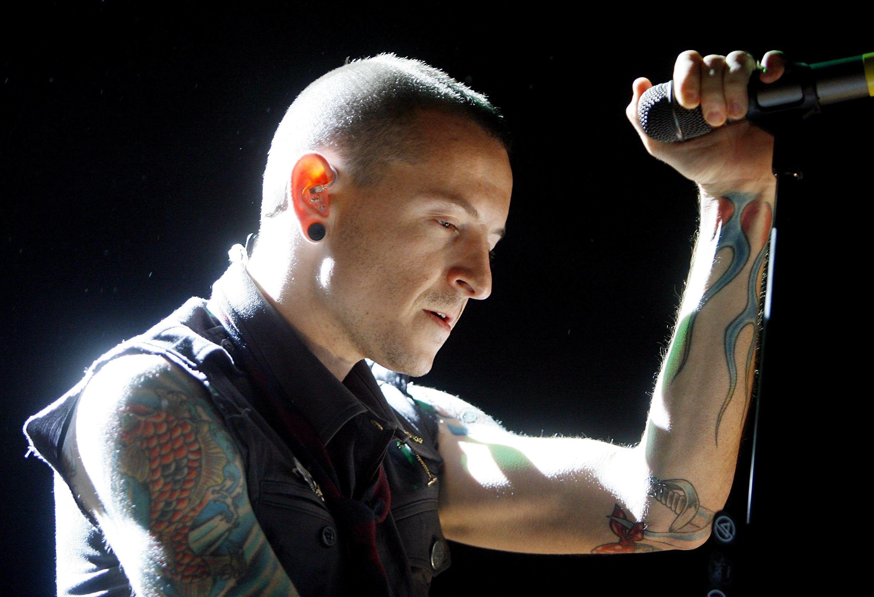 Chester Bennington Wallpapers - Top Free Chester Bennington Backgrounds ...