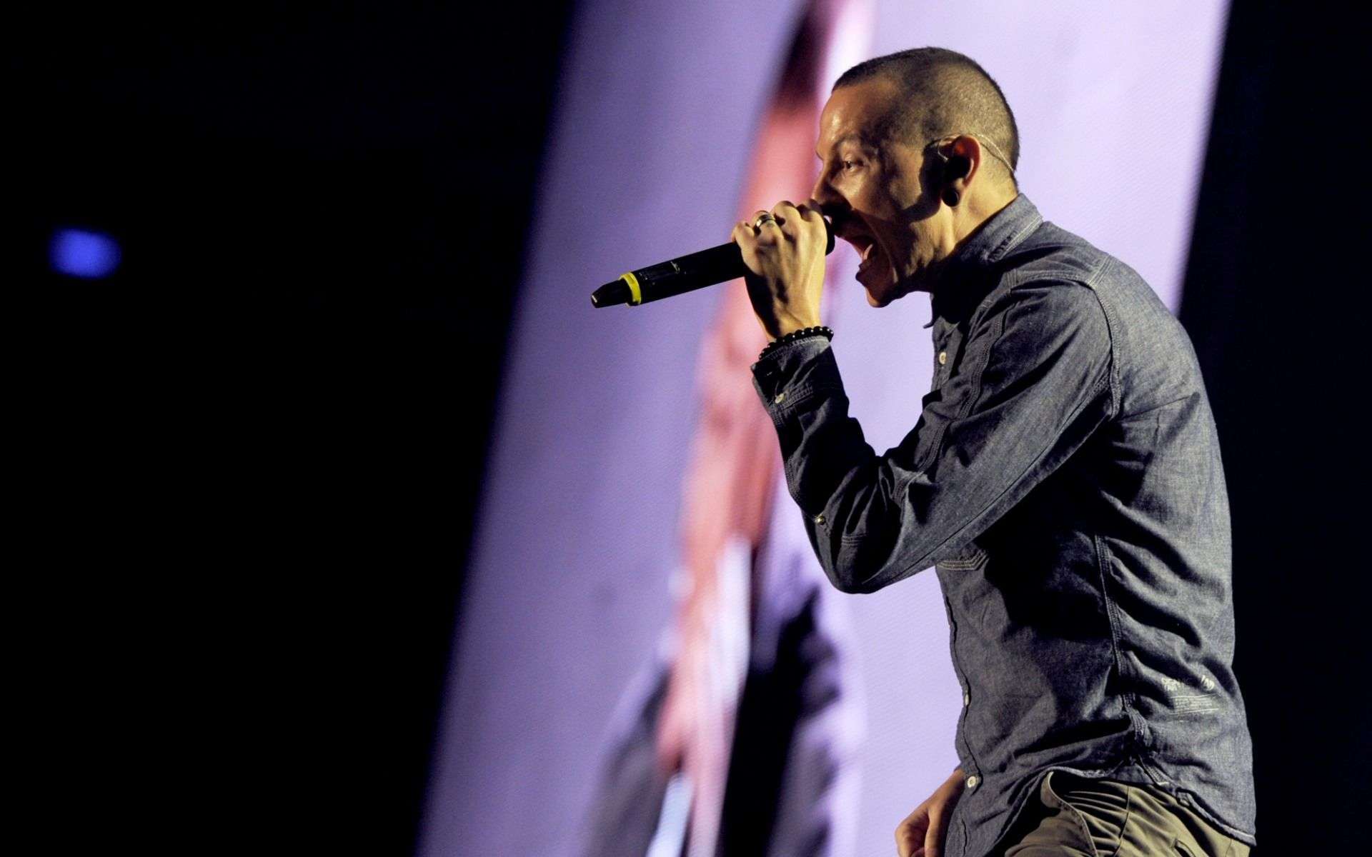 1920x1200 Chester Bennington Wallpaper