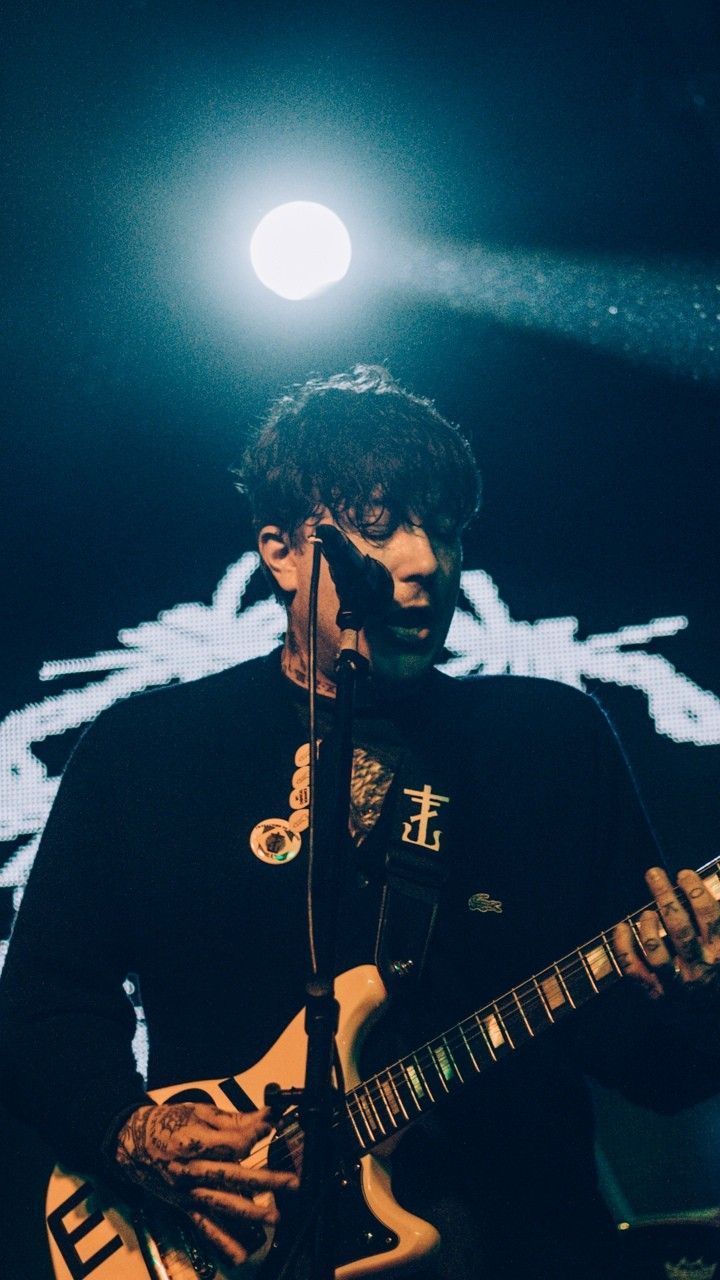 720x1280 Frank Iero