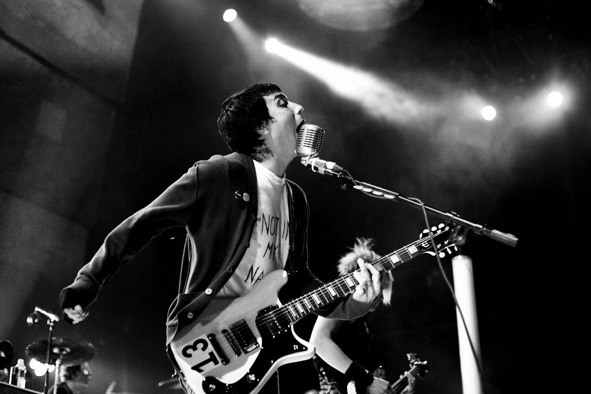 Frank Iero Wallpapers - Top Free Frank Iero Backgrounds - WallpaperAccess