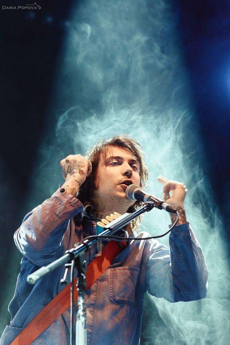 736x1103 Frank Iero Wallpaper