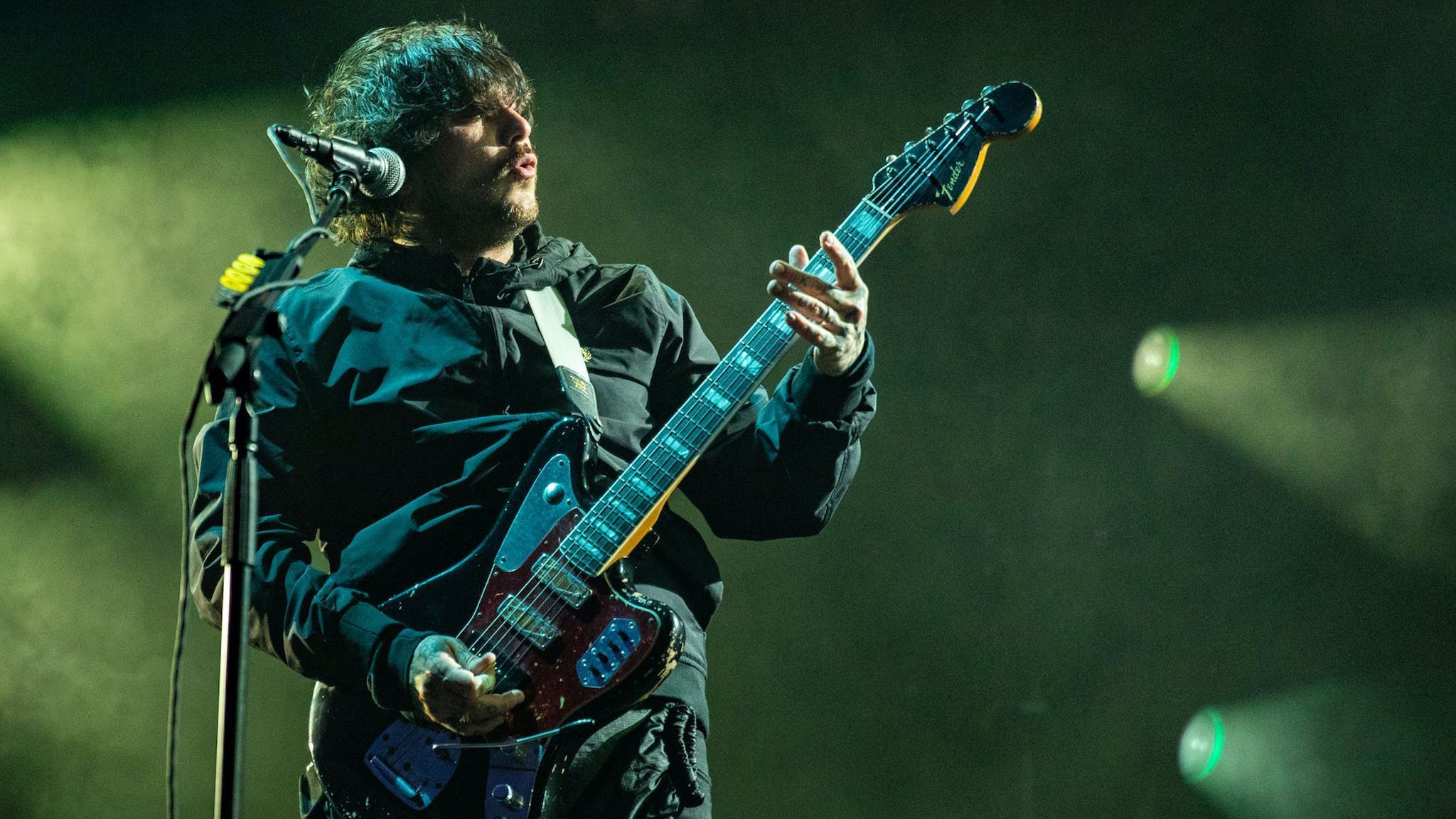 2048x1152 Has Frank Iero just started teasing his