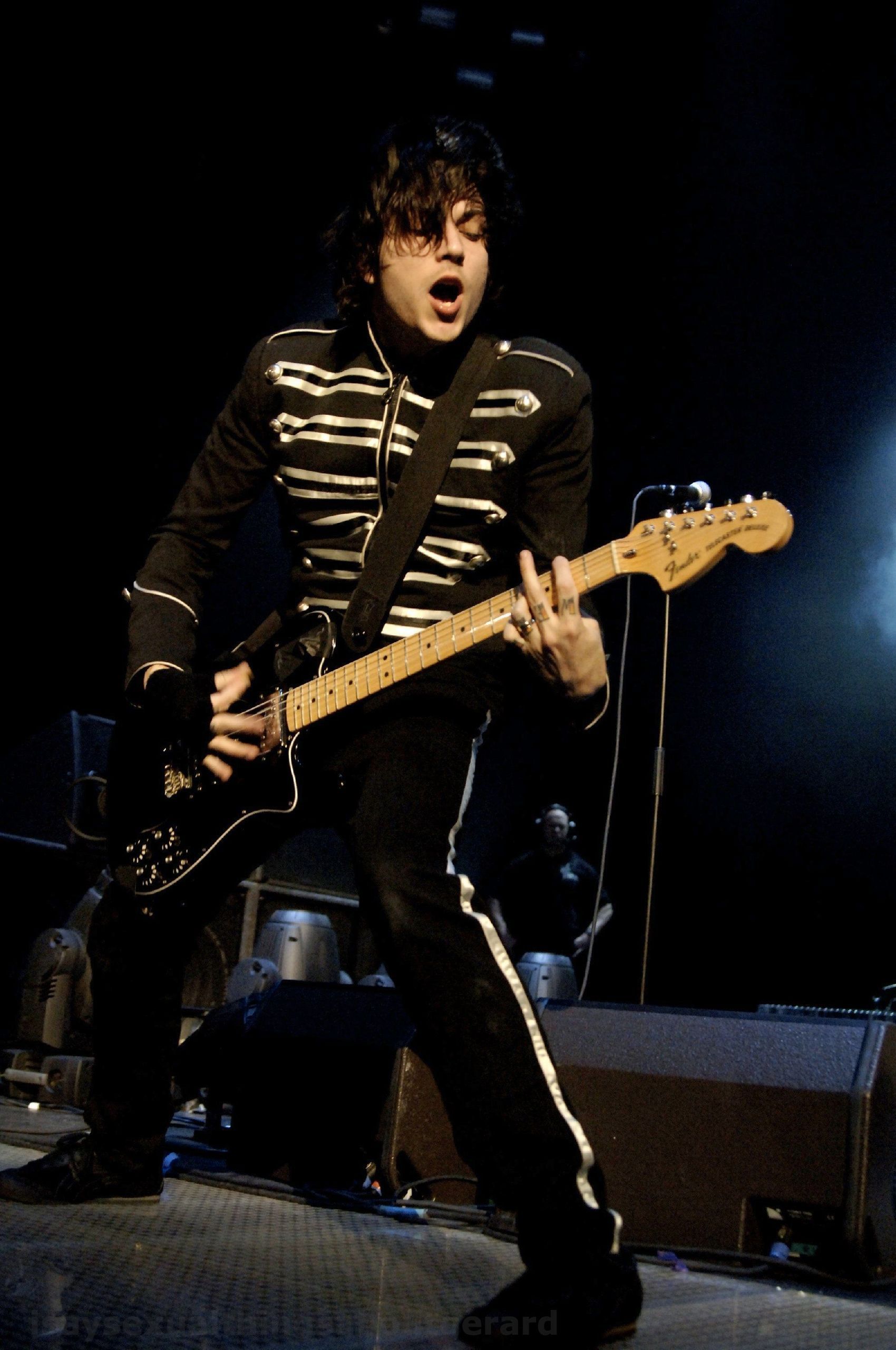 1700x2560 Frank HQs Iero photo 23075893