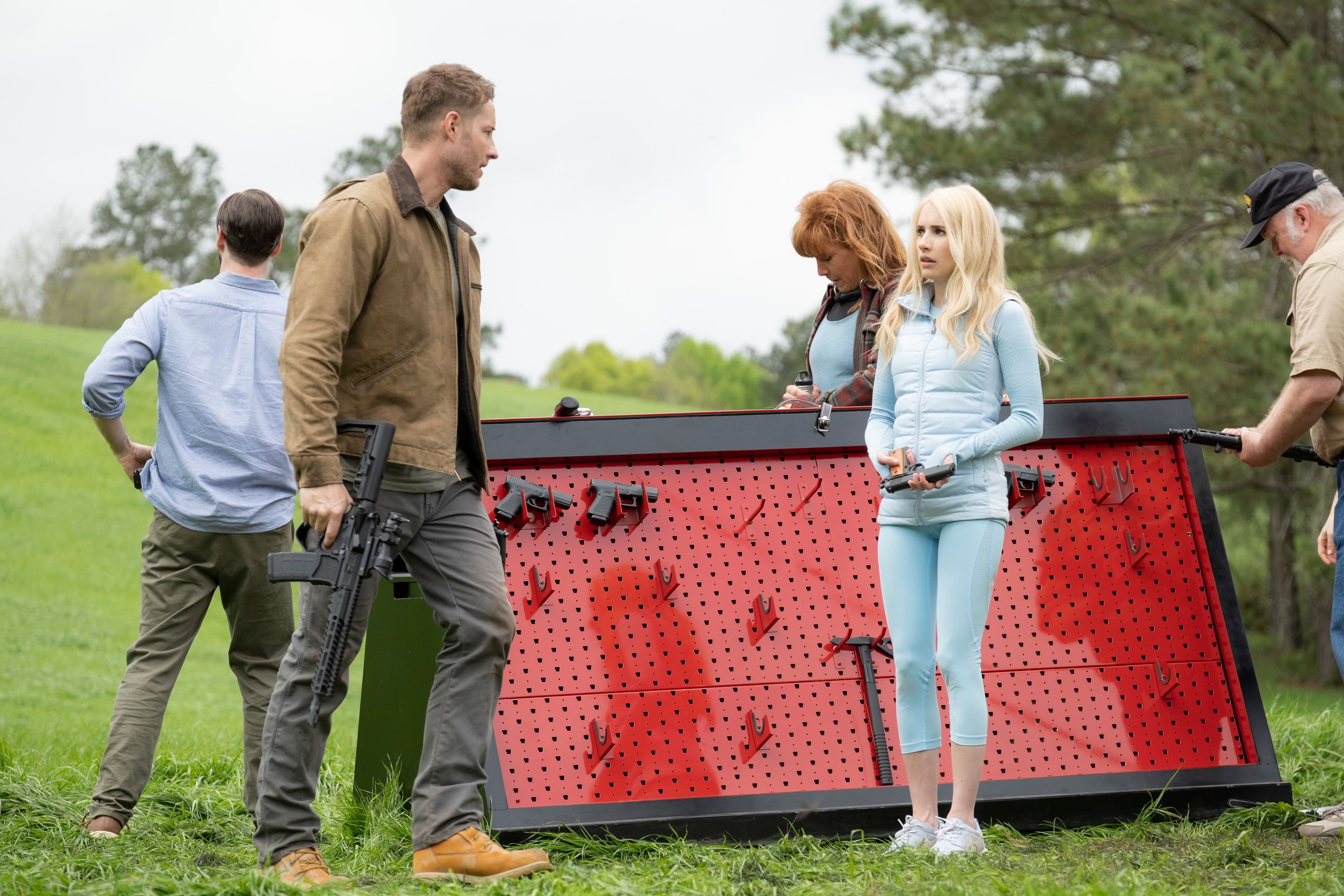 3840x2560 Emma Roberts Justin Hartley Movie