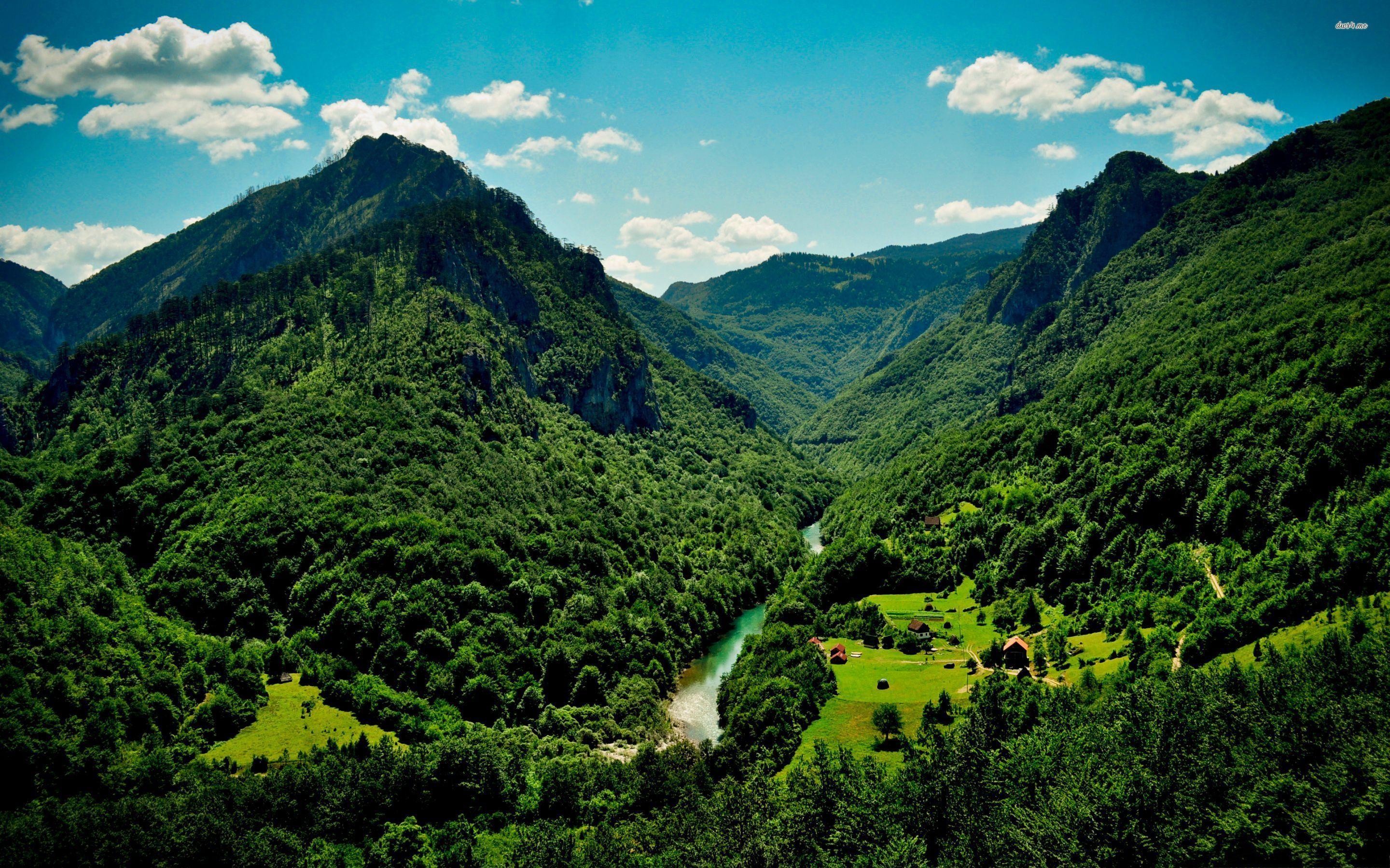 2880x1800 Pictureque valley in Montenegro wallpaper