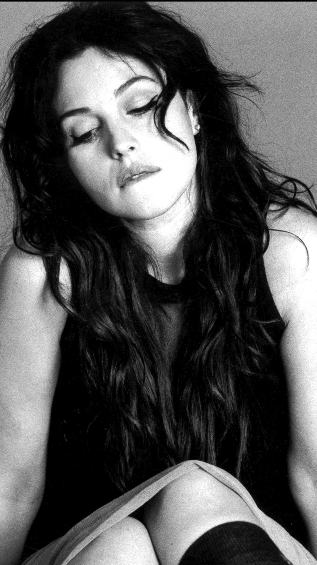 1080x1920 Celebrity Monica Bellucci (1080x1920) Wallpaper