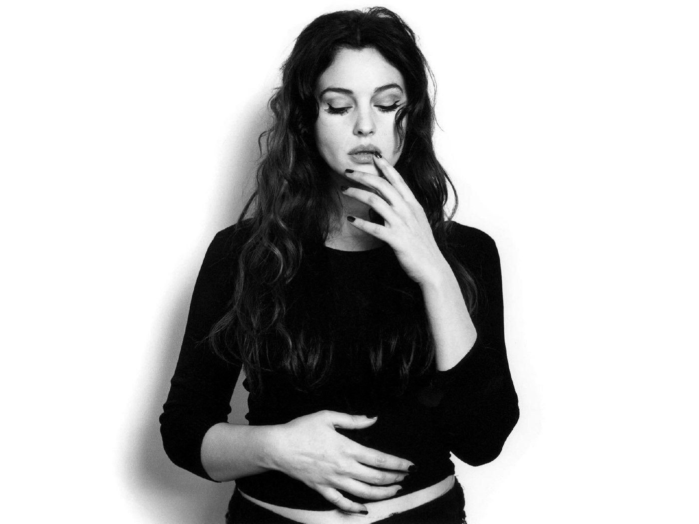 1400x1050 Download Standart 4:3 1400x1050 Bellucci Wallpaper
