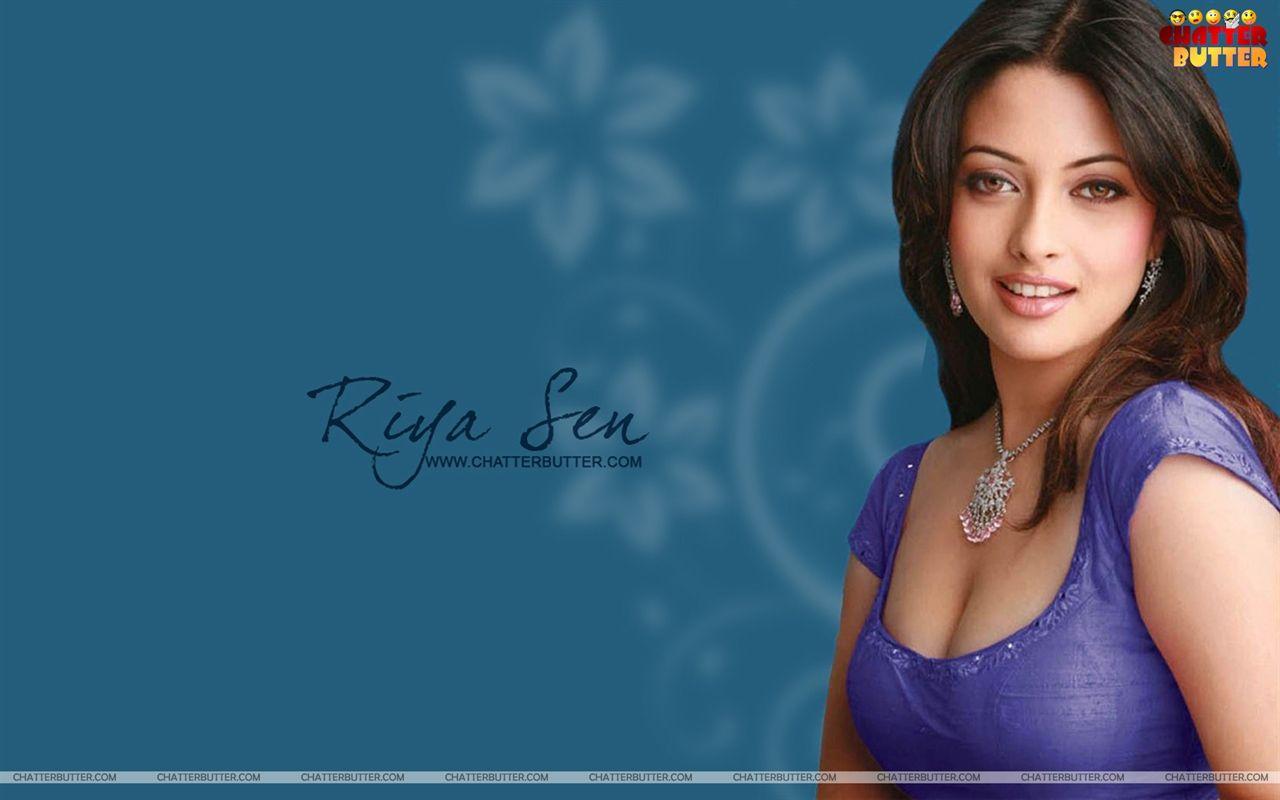 1280x800 Riya Sen Hot HD Wallpaper