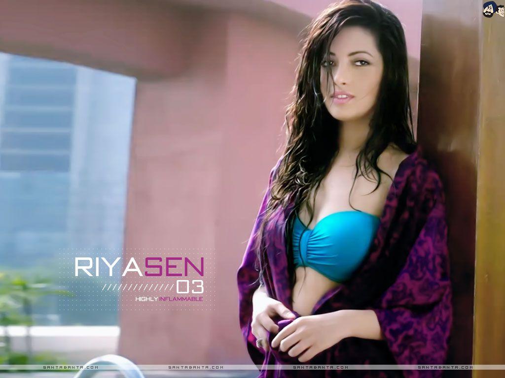 1024x768 Hot Bollywood Heroines & Actresses HD Wallpaper I Indian