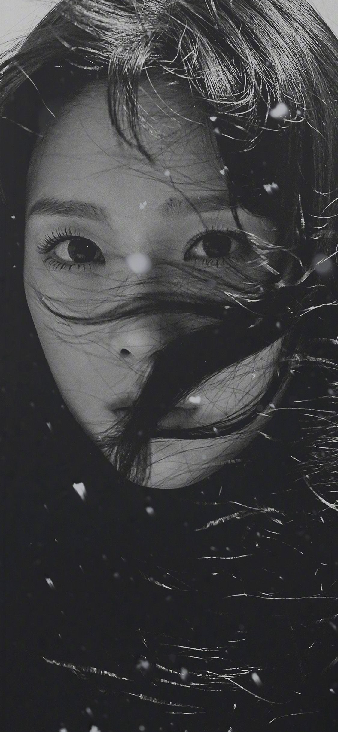 1125x2436 Kpop Taeyeon Girl Bw Dark Snsd