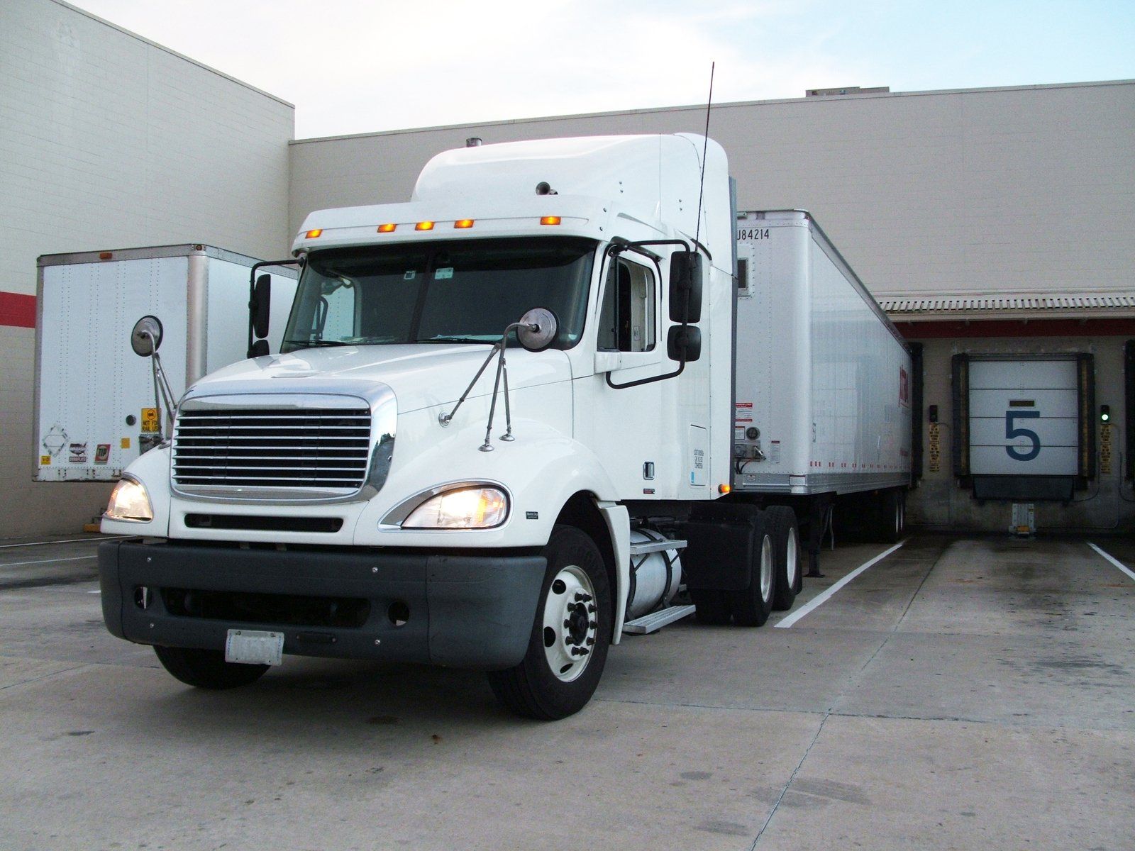1600x1200 Truck Delivery Free Photo Download