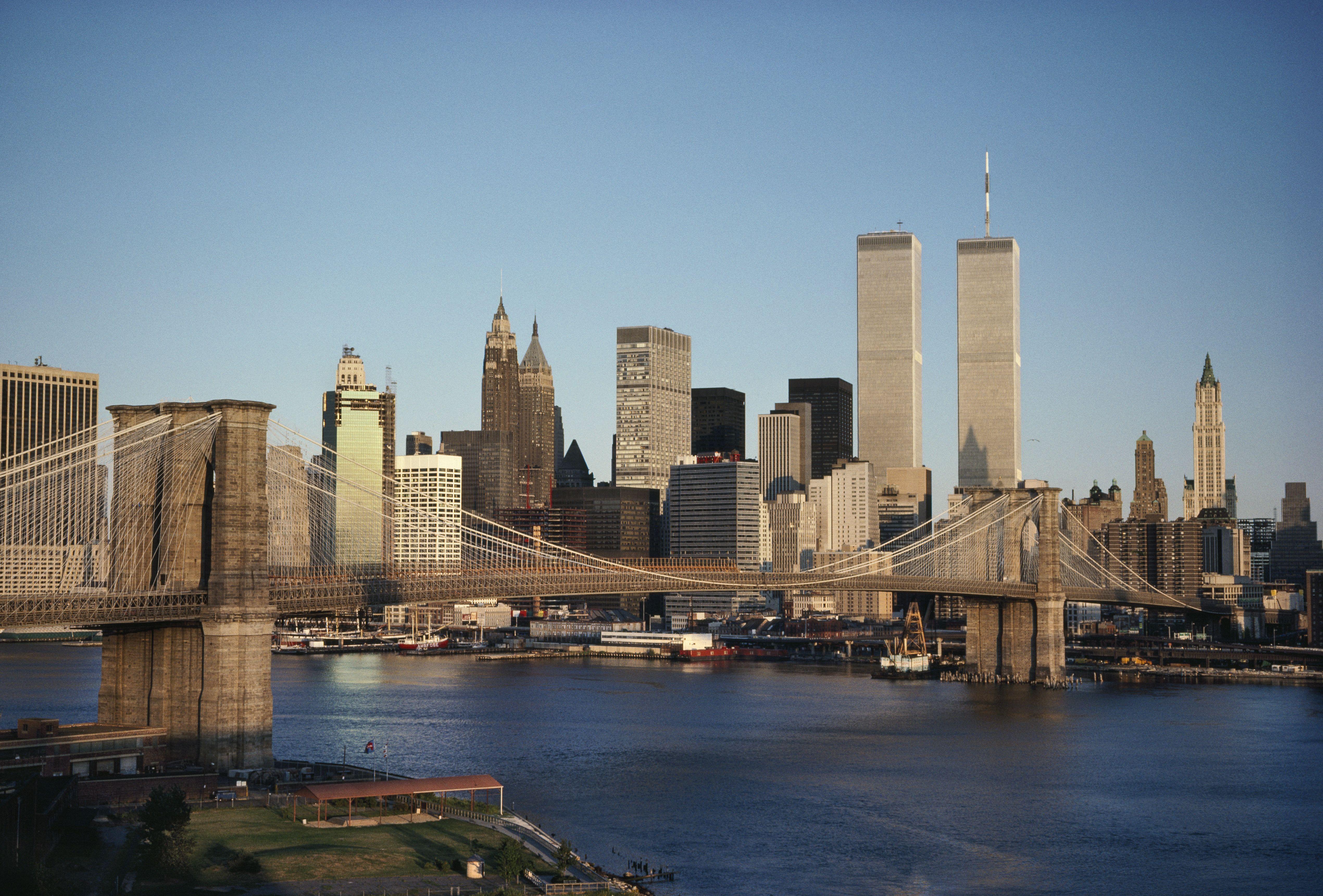 World trading center. Башни-Близнецы Нью-Йорк. Бруклинский мост и башни Близнецы. Бруклинский мост WTC. Фото Бруклинского моста в Нью-Йорке и башни Близнецы.