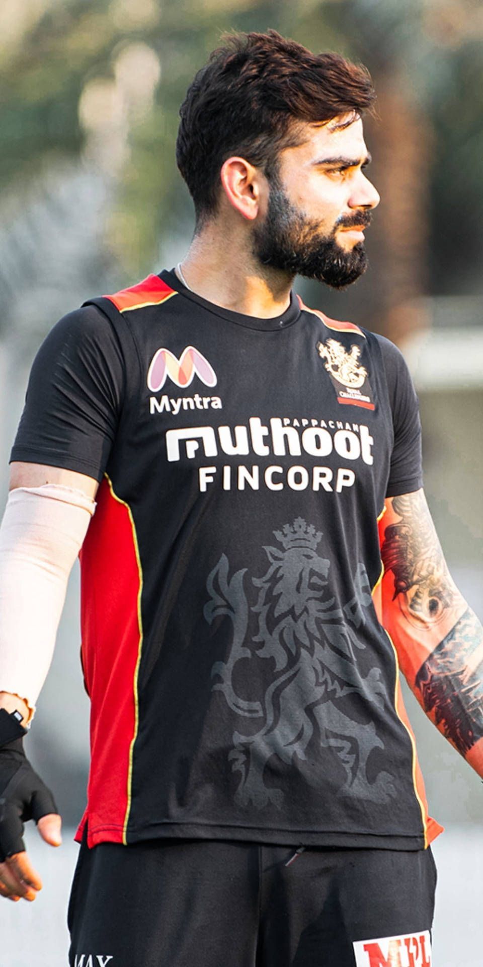 960x1920 IPL 2021 Virat Kohli In Black Wallpaper